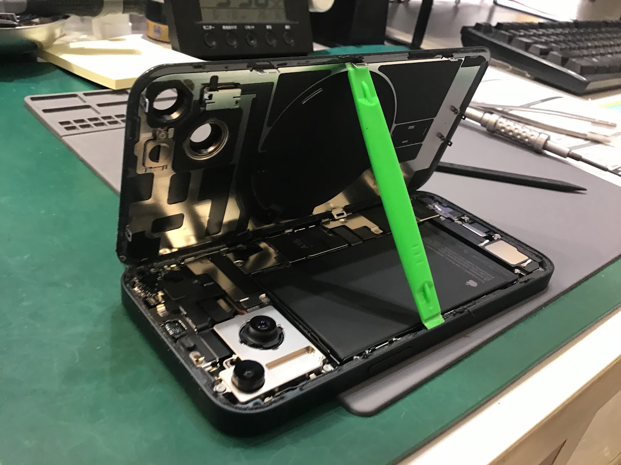 iPhone14のバッテリー交換ならデータそのまま修理可能なスマホ修理工房セレオ甲府店へ！